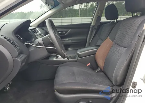 2016 Nissan Altima 2.5 z USA, uszkodzony, nr VIN 1N4AL3AP2GC272850